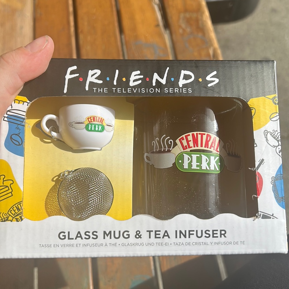 F.R.I.E.N.D.S  Glass Mug & Tea Infuser
